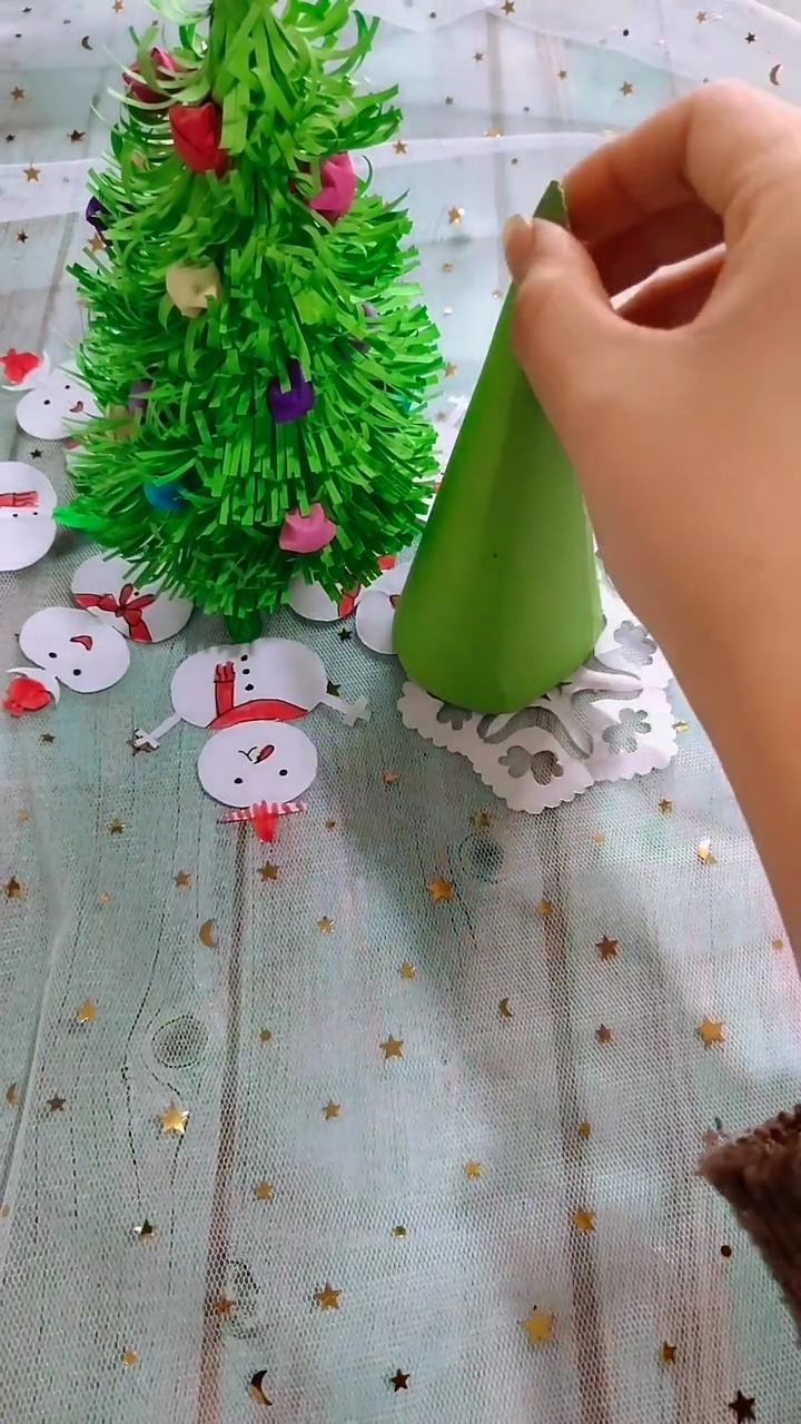 Step 1 Rolling and Gluing Green Paper Cone Armature for Christmas Tree